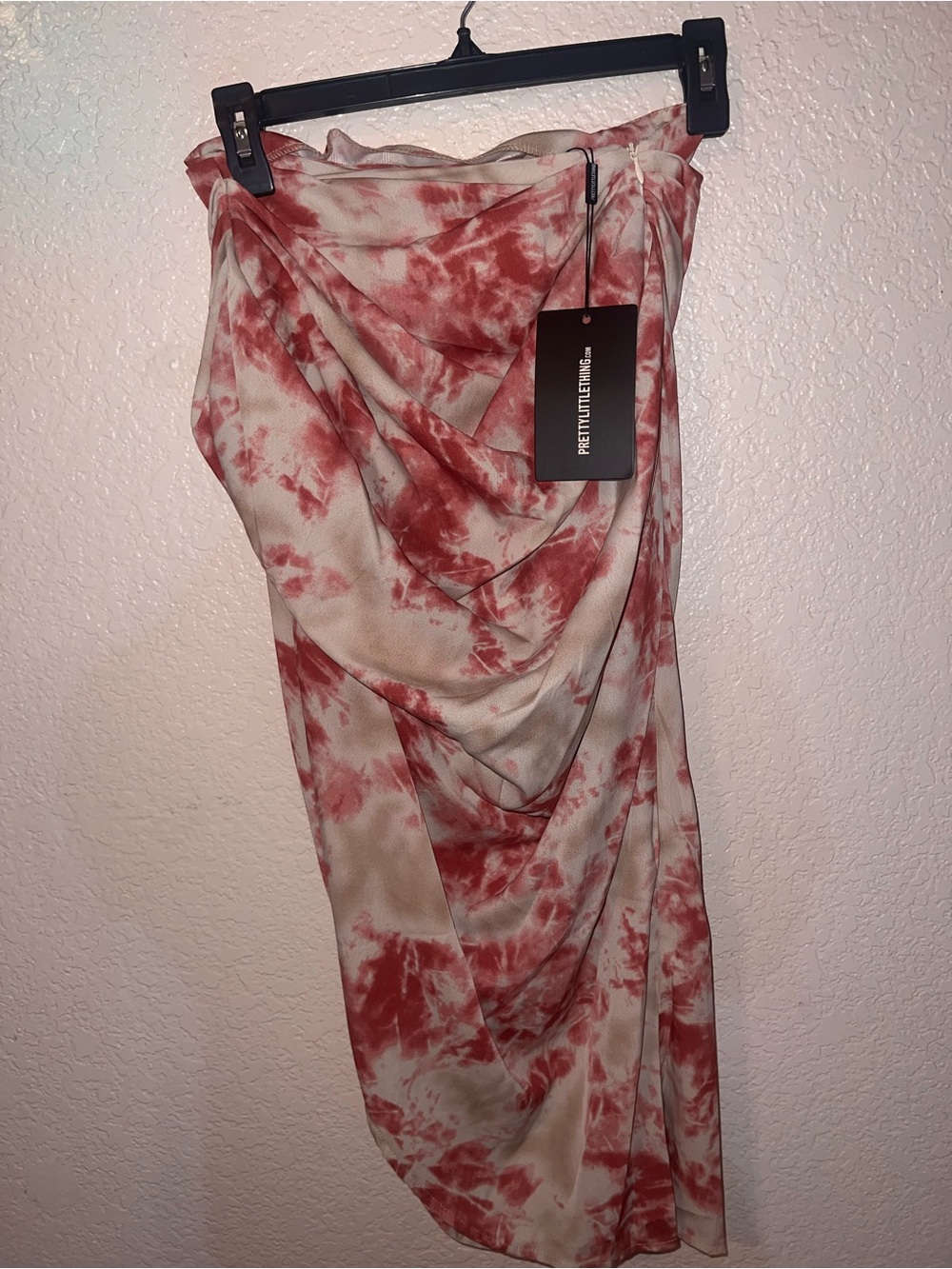 NWT PrettyLittleThing Pink and Cream Set Asymmetrical Tie-Dye Skirt and Top - Picture 4 of 6